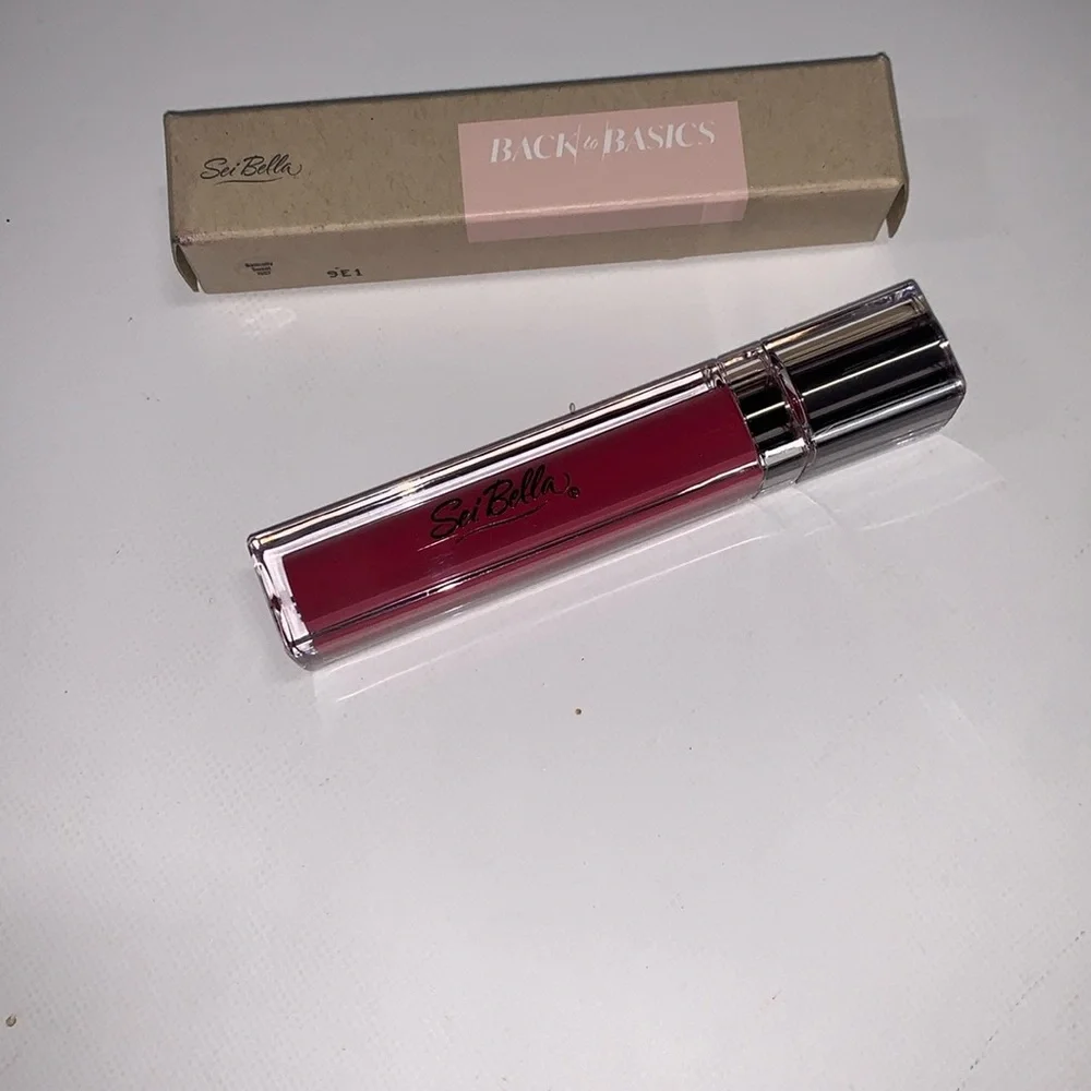 Back‎ to Basics Lip Gloss - Pink Color: Basically Sweet 7607 Sei Bella